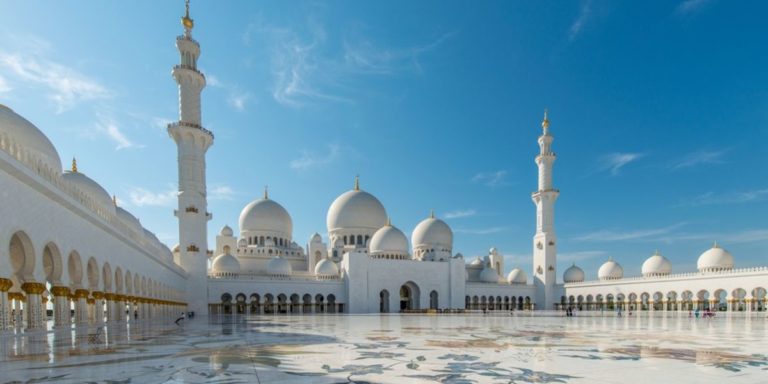 Travel Sale 2025: Abu Dabi con Equipaje y escalas cortas a partir de U$D 1.159 desde Buenos Aires 🕌