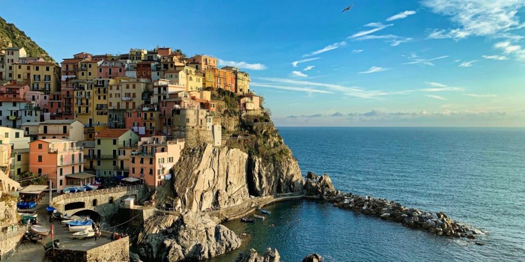 Todo para visitar Cinque Terre: cómo llegar, dónde dormir, qué hacer y más
