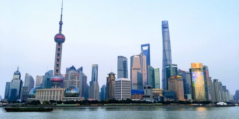 Nuevos vuelos a Shanghái con equipaje y escala muy corta a partir de U$D 1.515 🔥 desde Bs. As. + opciones multidestino con Auckland