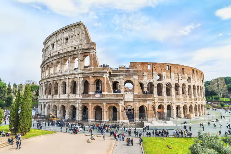 Visita guiada por el Coliseo, Foro y Palatino con guía en español a partir de U$D 68